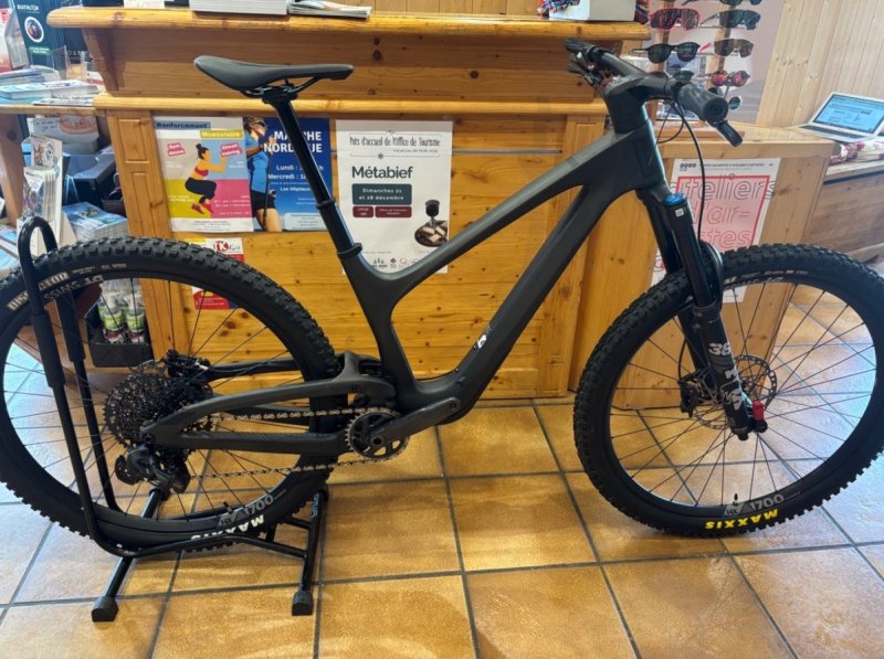 98f36d7620e40ff862df7b376ba7ba4f_large